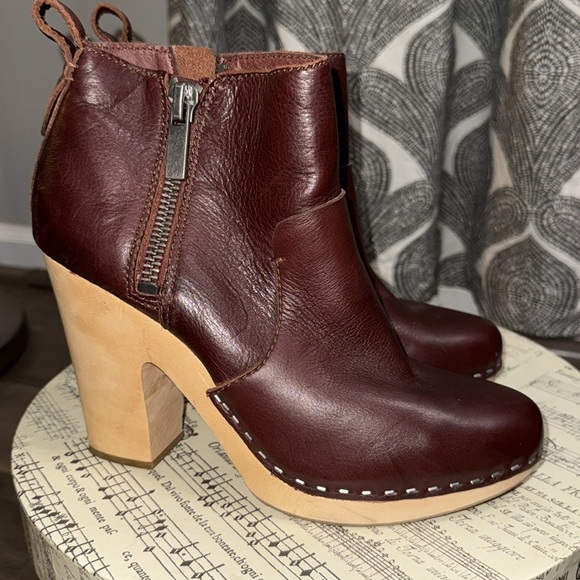 Dolce Vita Arlynn Dark Brown Leather High Heel Booties - Picture 3 of 9